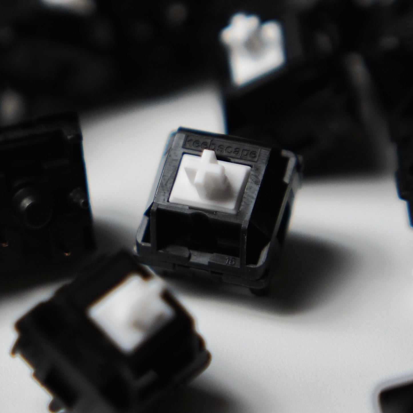 Keebscape.Co x HMX Snow Crash switch (10PCS)